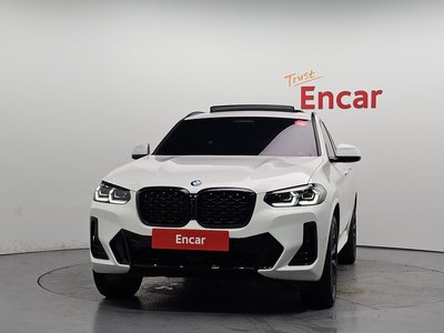 2025 BMW X4 photo 2