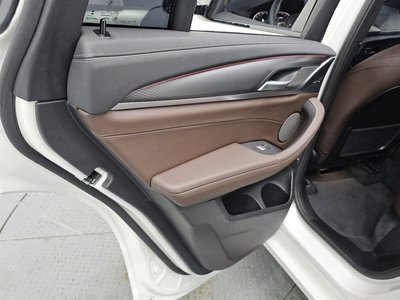2025 BMW X4 缩略图 15