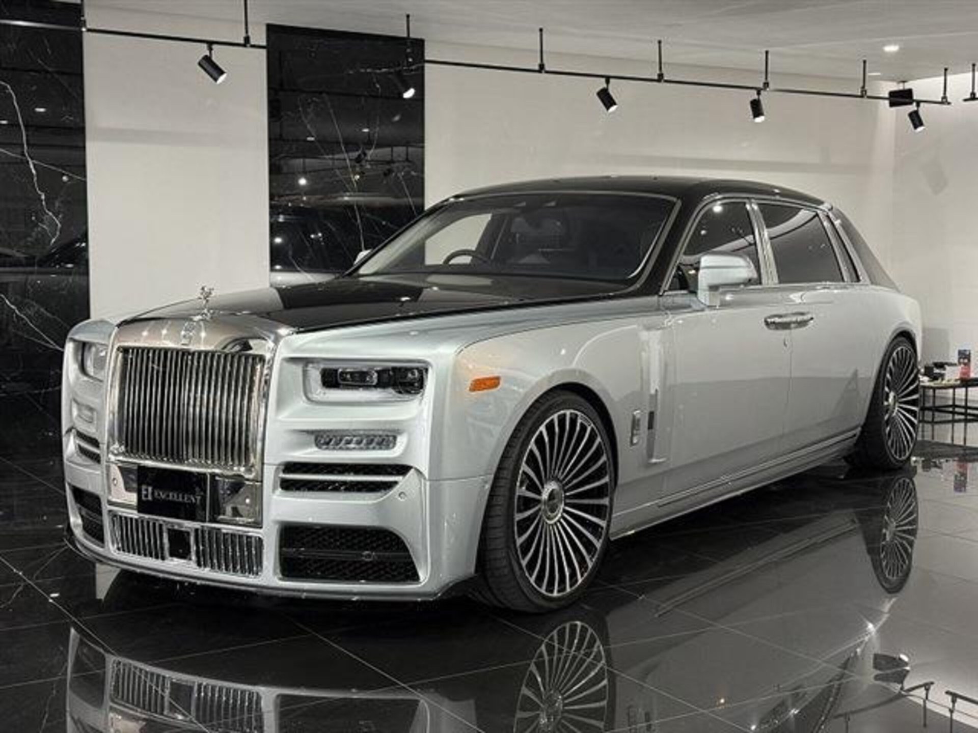 ROLLS ROYCE PHANTOM - View 1
