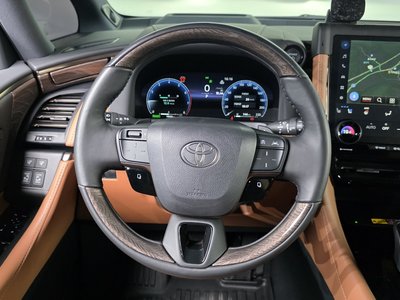 2025 Toyota ALPHARD — миниатюра 13