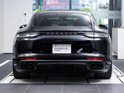 PORSCHE PANAMERA - 4
