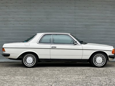 MERCEDES-BENZ MEDIUM-CLASS - 4