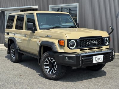 TOYOTA LAND CRUISER 70 - 9
