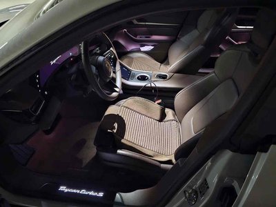 صورة 10 لـ 2023 Porsche TAYCAN