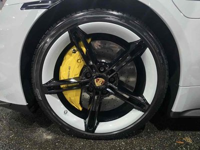 صورة 6 لـ 2023 Porsche TAYCAN
