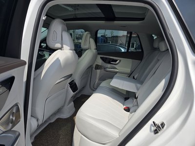 MERCEDES-BENZ EQE - 10