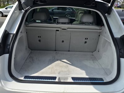 MERCEDES-BENZ EQE - 9