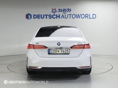 2023 BMW 5 SERIES 照片 3