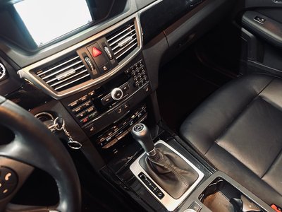 MERCEDES-BENZ E-CLASS - 10