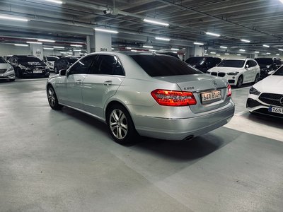MERCEDES-BENZ E-CLASS - 6