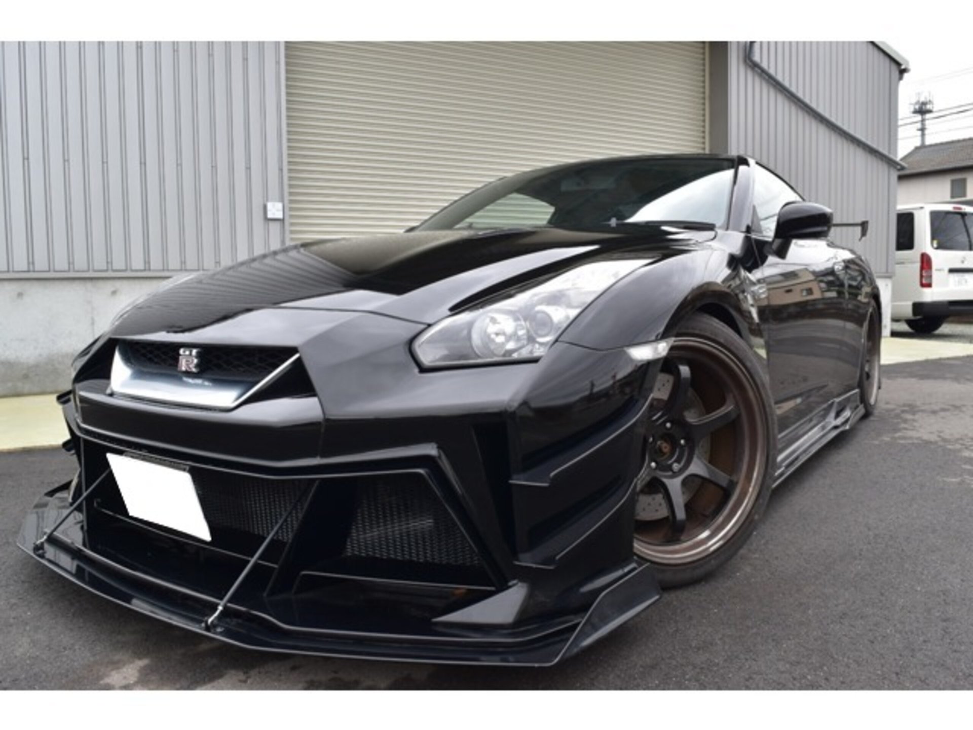 NISSAN GT-R - View 1