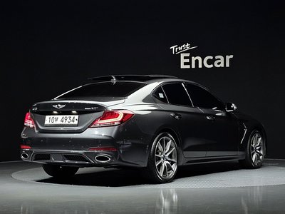 GENESIS G70 - 4