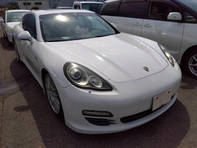 PORSCHE PANAMERA - 4