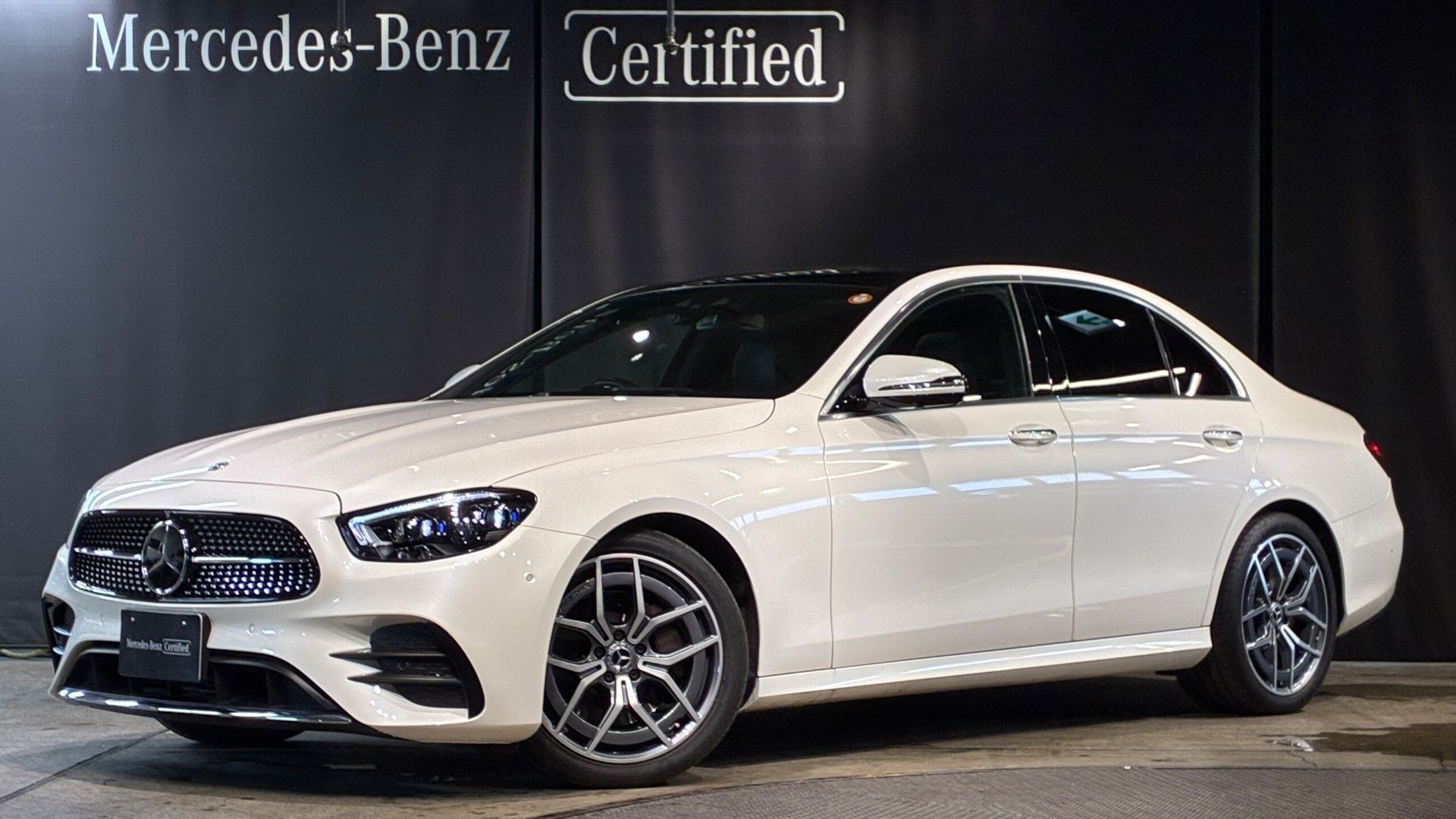 MERCEDES-BENZ E-CLASS - View 1