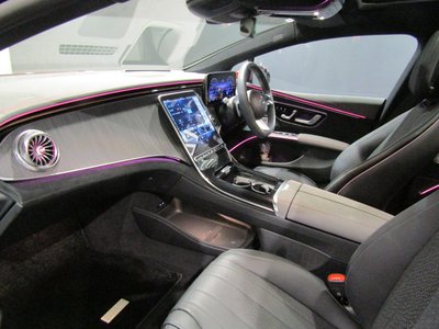 MERCEDES-BENZ EQS - 7