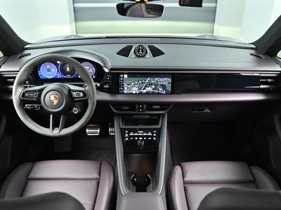 PORSCHE MACAN - 4