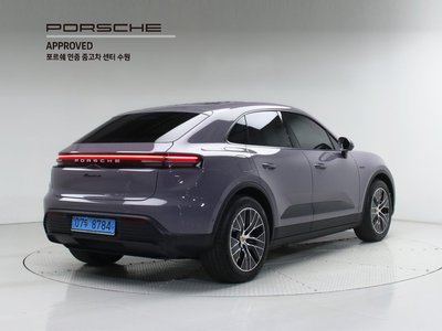 PORSCHE MACAN - 5
