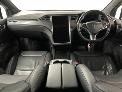 TESLA MODEL X - 6