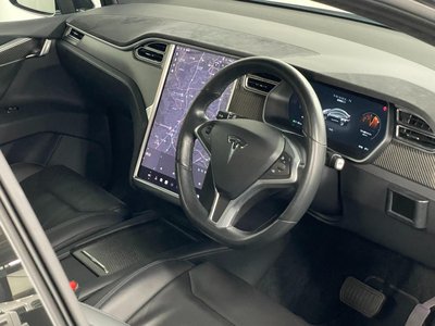 TESLA MODEL X - 7