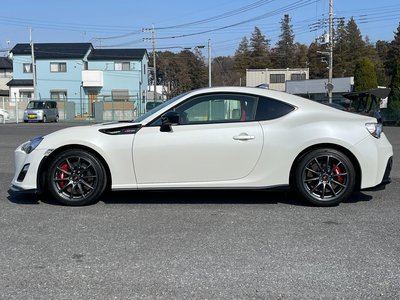 TOYOTA 86 - 9