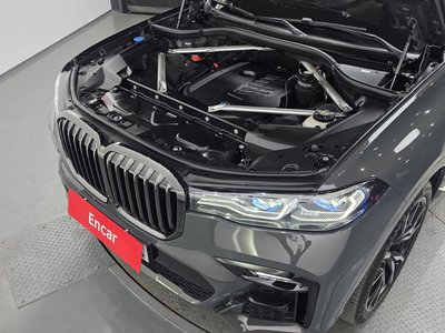 BMW X7 - 7