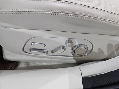 2022 Genesis G90 (RS4) thumbnail 32