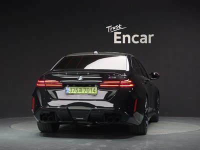 2025 BMW M5 照片 3