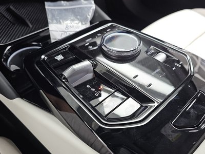 صورة مصغرة 12 لـ 2025 BMW 5 SERIES