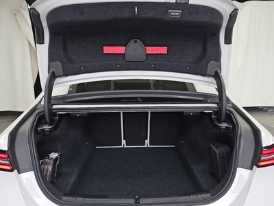 صورة مصغرة 27 لـ 2025 BMW 5 SERIES