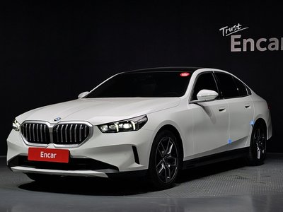 صورة 1 لـ 2025 BMW 5 SERIES