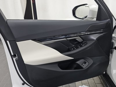 صورة مصغرة 14 لـ 2025 BMW 5 SERIES