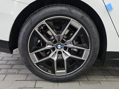 صورة 6 لـ 2025 BMW 5 SERIES