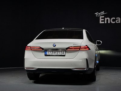 صورة 3 لـ 2025 BMW 5 SERIES