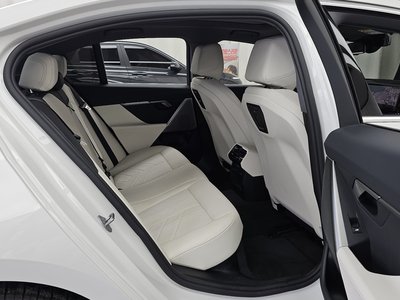 صورة مصغرة 18 لـ 2025 BMW 5 SERIES