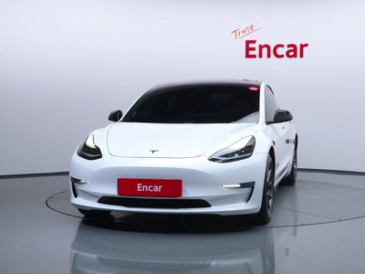 TESLA MODEL 3 - 2
