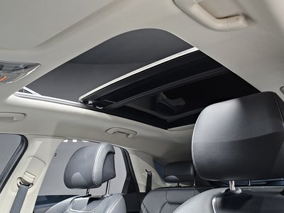 2021 Genesis GV70 thumbnail 31