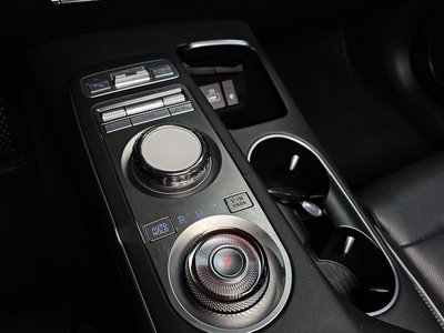 2021 Genesis GV70 thumbnail 12