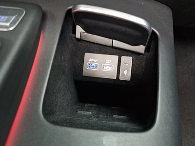 2021 Genesis GV70 thumbnail 25