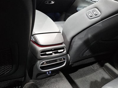2021 Genesis GV70 thumbnail 28