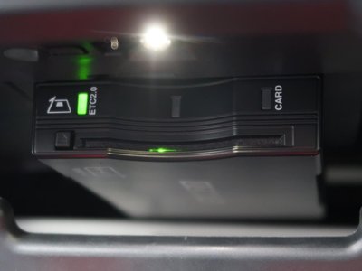 LAND ROVER DEFENDER - 10