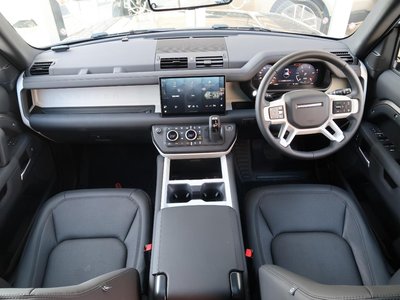 LAND ROVER DEFENDER - 2