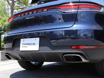 PORSCHE MACAN - 8