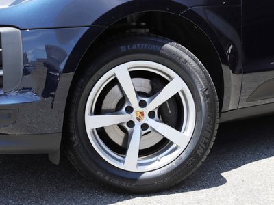 PORSCHE MACAN - 3