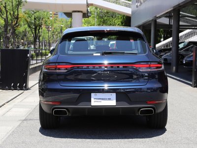 PORSCHE MACAN - 2