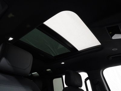 LAND ROVER DEFENDER - 3