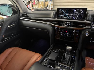 2017 Lexus LX — миниатюра 39