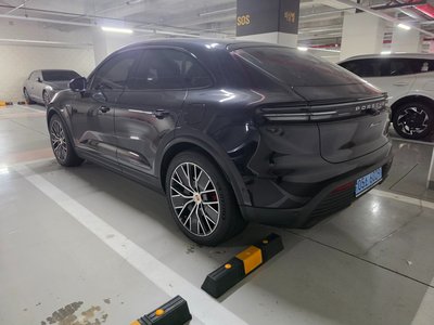 صورة 3 لـ 2025 Porsche MACAN
