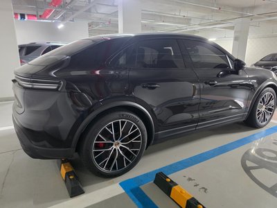 صورة 6 لـ 2025 Porsche MACAN
