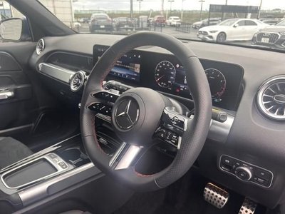 2025 Mercedes-BENZ GLB photo 2