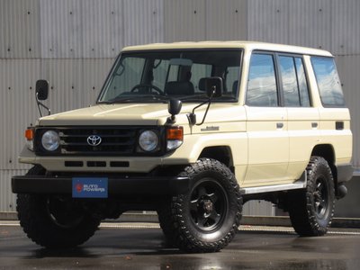TOYOTA LAND CRUISER 70 - 2